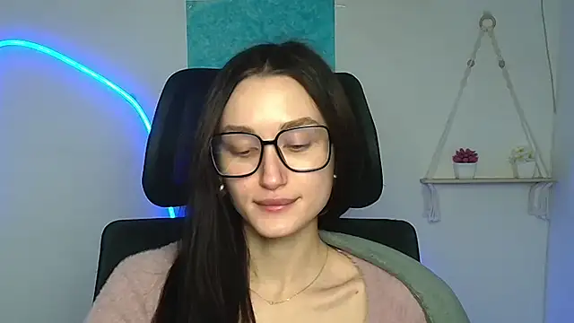 Stella XO online show from February 13, 7:08 am