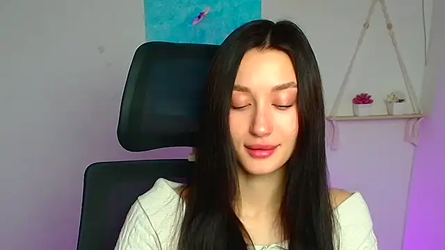 Stella XO online show from March 14, 6:30 am