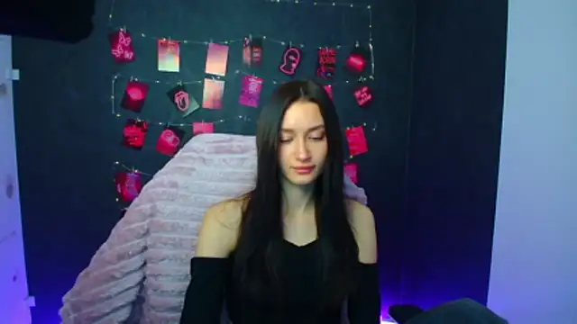 Stella XO online show from April 8, 5:20 am