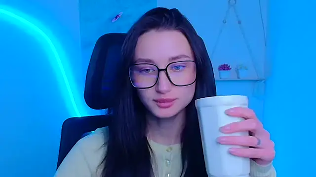 Stella XO online show from December 19, 12:18 pm