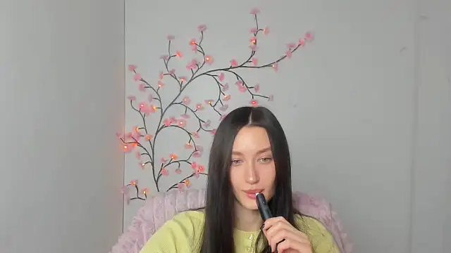 Stella XO online show from March 25, 6:24 am