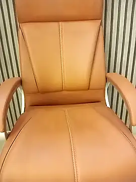 Snapshot of Bold_Quinn chatting on November 23, 9:30 am Bold Quinn online show from November 23, 9:30 am