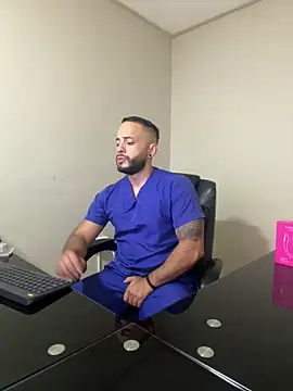 Snapshot of Mike_savage3 chatting on May 17, 12:38 pm Mike savage3 online show from May 17, 12:38 pm