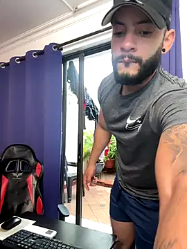 Snapshot of Mike_savage3 chatting on December 20, 12:19 pm Mike savage3 online show from December 20, 12:19 pm