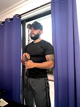 Snapshot of Mike_savage3 chatting on December 19, 12:18 pm Mike savage3 online show from December 19, 12:18 pm