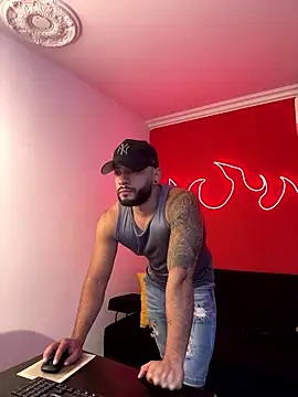 Snapshot of Mike_savage3 chatting on January 14, 12:20 pm Mike savage3 online show from January 14, 12:20 pm