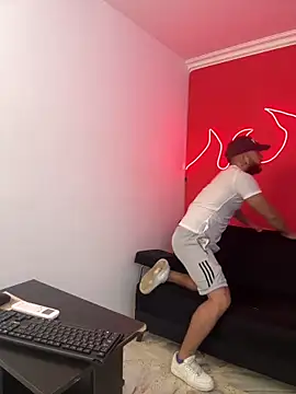 Snapshot of Mike_savage3 chatting on December 21, 12:18 pm Mike savage3 online show from December 21, 12:18 pm