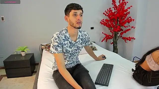 dracke and zara online show from February 19, 1:41 pm