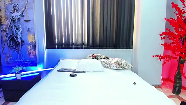 dracke and zara online show from March 7, 1:05 pm