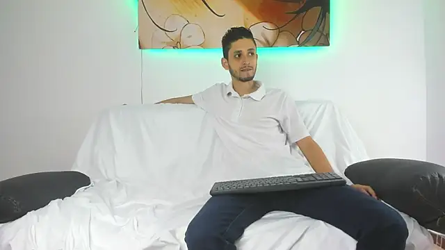 dracke and zara online show from December 1, 11:55 am