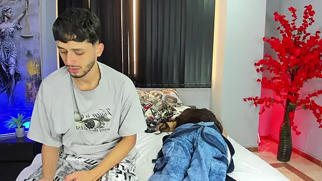 dracke and zara online show from March 10, 1:04 pm