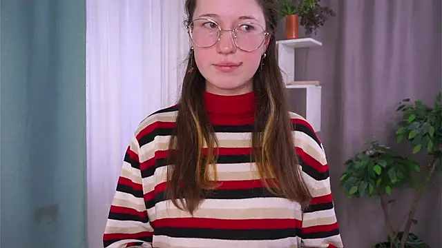 Snapshot of MiraFenech chatting on November 26, 6:02 am MiraFenech online show from November 26, 6:02 am