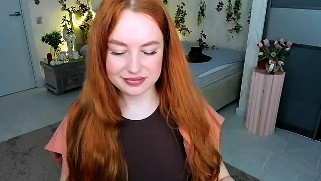 Snapshot of AirySilhouette chatting on April 19, 7:27 pm AirySilhouette online show from April 19, 7:27 pm