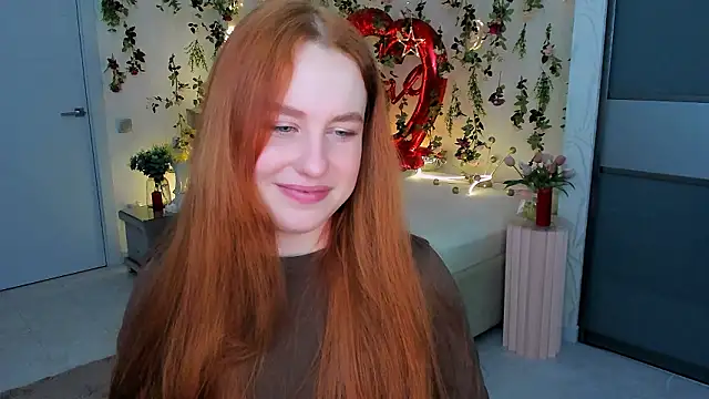 Snapshot of AirySilhouette chatting on February 21, 7:27 pm AirySilhouette online show from February 21, 7:27 pm