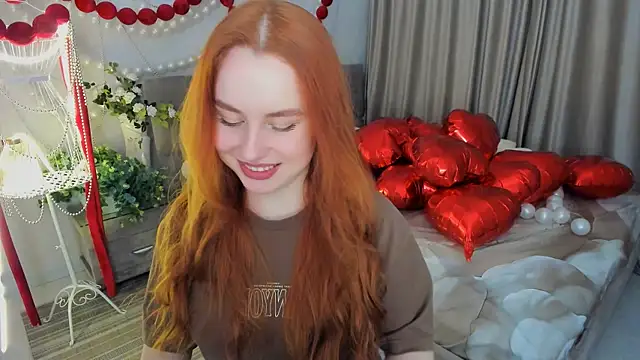 Snapshot of AirySilhouette chatting on February 15, 6:07 pm AirySilhouette online show from February 15, 6:07 pm