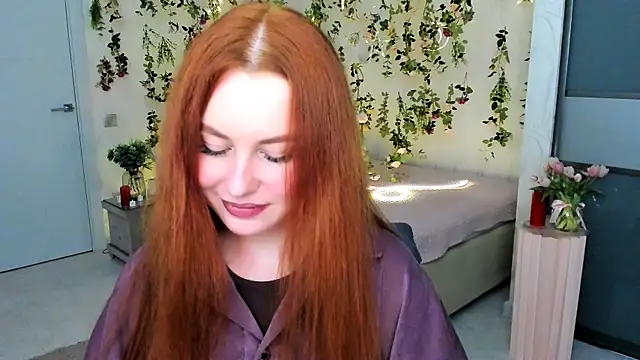 Snapshot of AirySilhouette chatting on June 3, 7:29 pm AirySilhouette online show from June 3, 7:29 pm
