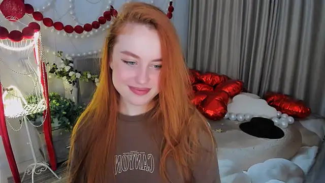 Snapshot of AirySilhouette chatting on February 23, 7:25 pm AirySilhouette online show from February 23, 7:25 pm