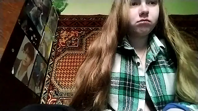 KikiBang online show from November 30, 8:15 am