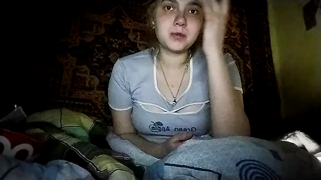 KikiBang online show from December 3, 8:08 pm