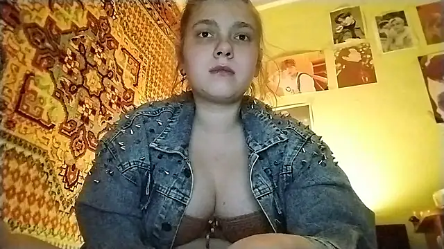 KikiBang online show from April 9, 7:31 pm