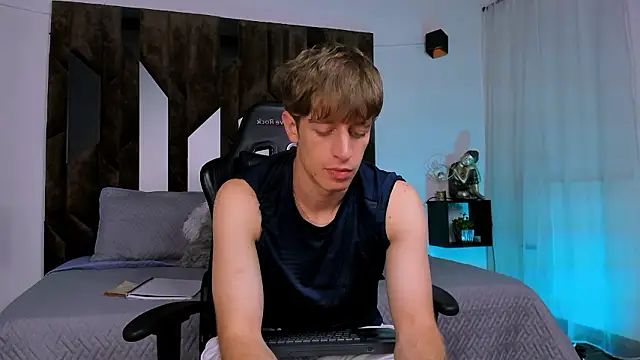 Snapshot of Ostin_Saints chatting on February 3, 5:07 pm Ostin Saints online show from February 3, 5:07 pm