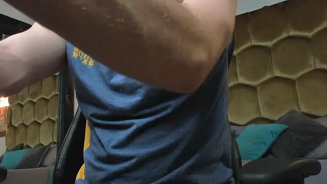 Snapshot of Ostin_Saints chatting on February 1, 2:43 am Ostin Saints online show from February 1, 2:43 am