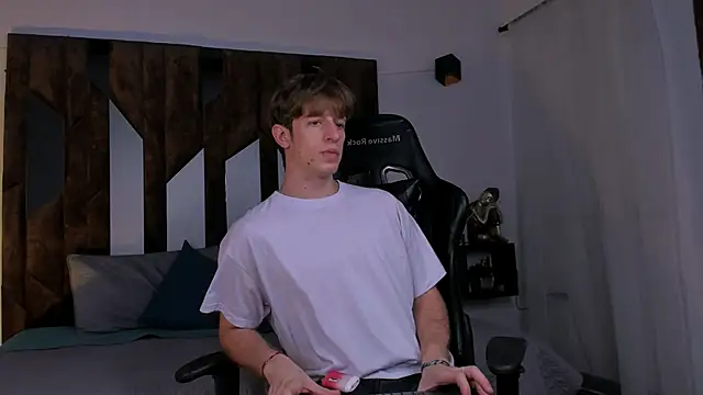 Snapshot of Ostin_Saints chatting on February 11, 6:52 pm Ostin Saints online show from February 11, 6:52 pm