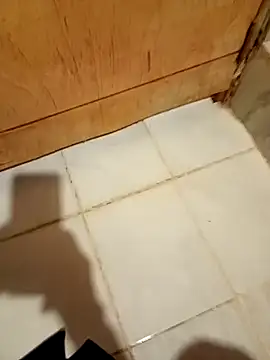 MLis27664xh online show from March 2, 7:21 pm