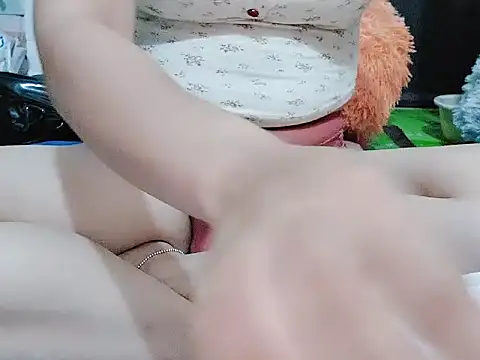 -Hallie- online show from May 20, 6:54 am