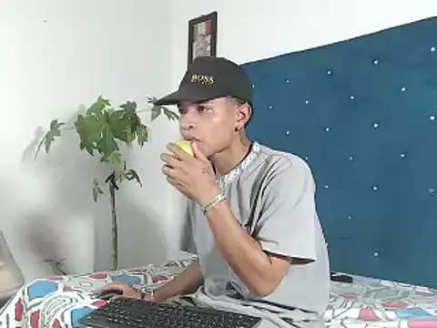 crissex3 online show from April 5, 12:17 am