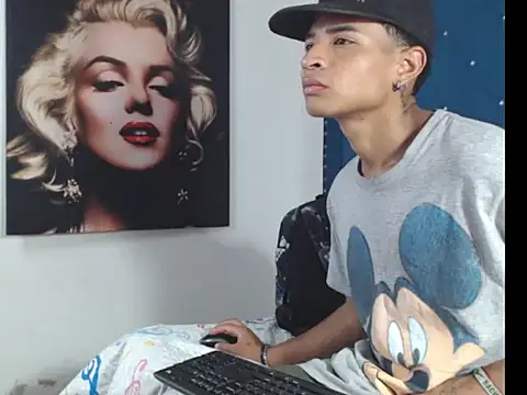 crissex3 online show from March 19, 12:27 pm