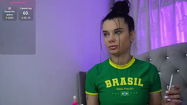 lovely sophia  online show from December 18, 5:45 am