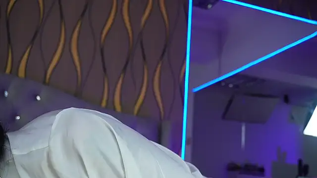 lovely sophia  online show from November 25, 6:03 am