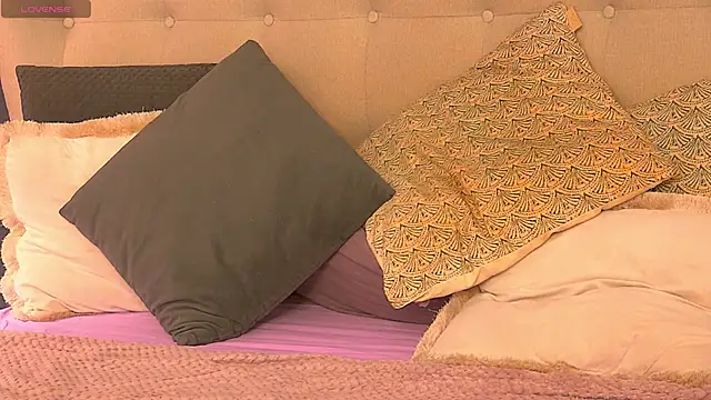SeniGrandee online show from May 13, 8:27 pm