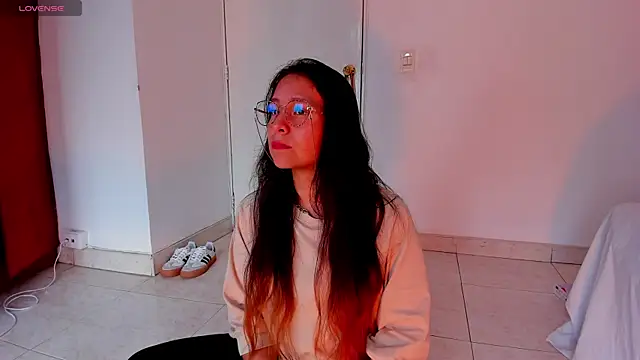 Julieta Lein  online show from January 8, 8:04 pm