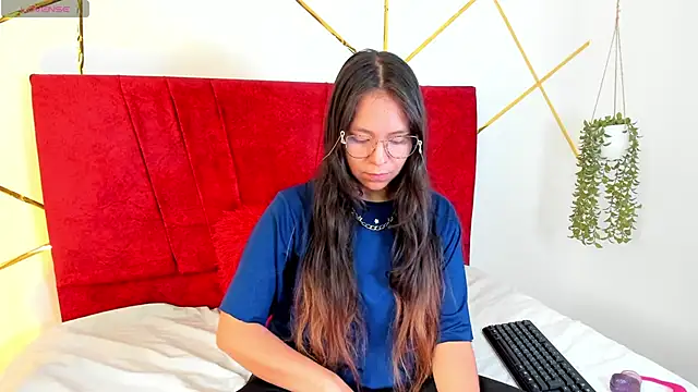 Julieta Lein  online show from January 9, 9:22 pm