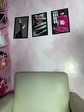 melyssaa23 online show from April 7, 1:29 am