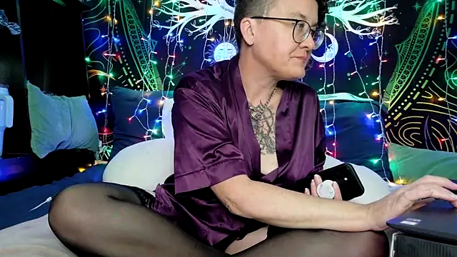 Snapshot of sareberr420 chatting on July 21, 2:18 pm sareberr420 online show from July 21, 2:18 pm