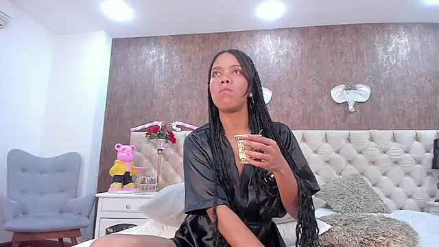 DaimondJohnson online show from April 6, 5:30 am