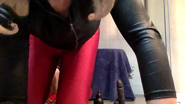 AsiaSlavePantyhosed online show from December 4, 1:32 pm