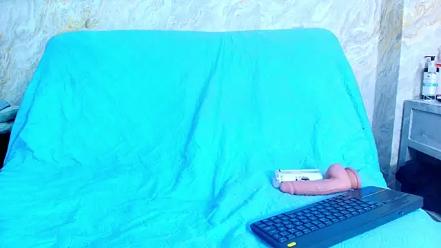 sofiaa little online show from November 20, 8:42 pm