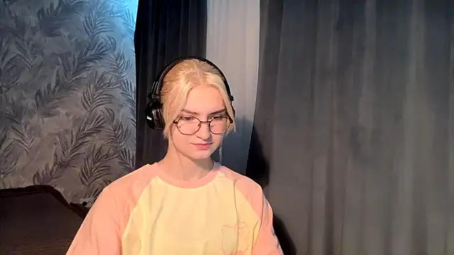 Snapshot of Cindi_Jacobs chatting on November 21, 4:50 pm Cindi Jacobs online show from November 21, 4:50 pm