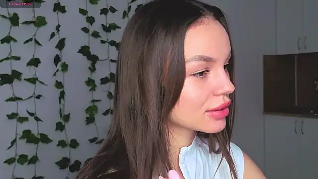 Tiffany Sweetie online show from April 15, 12:42 pm