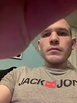 Spielzeugtwink online show from February 9, 10:30 pm