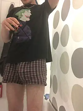 Spielzeugtwink online show from June 17, 9:03 pm