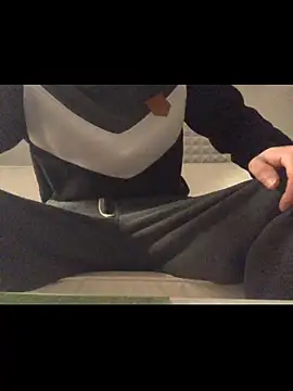 Spielzeugtwink online show from December 1, 7:04 pm