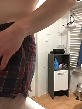 Spielzeugtwink online show from June 3, 9:19 pm