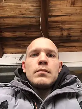 Spielzeugtwink online show from February 13, 1:33 pm