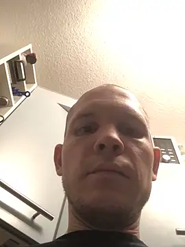 Spielzeugtwink online show from June 2, 9:26 pm
