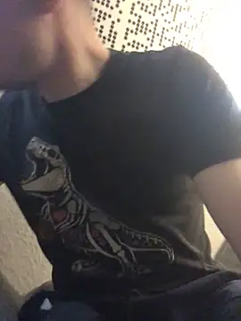 Spielzeugtwink online show from June 7, 12:10 pm